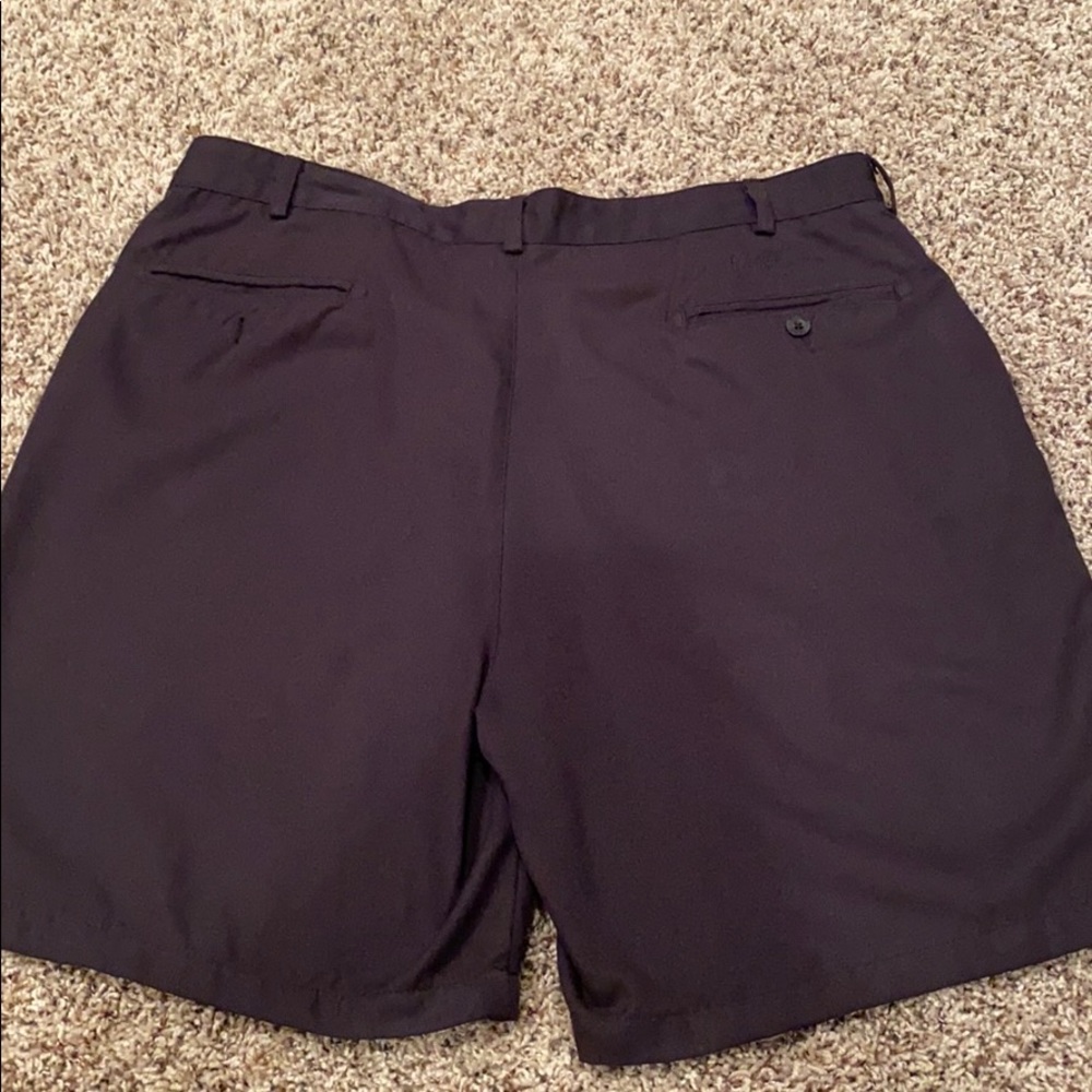 Black Walter Hagen Shorts - Picture 9 of 11